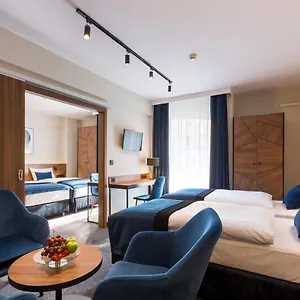 Ascot Premium فندق كراكوفيا